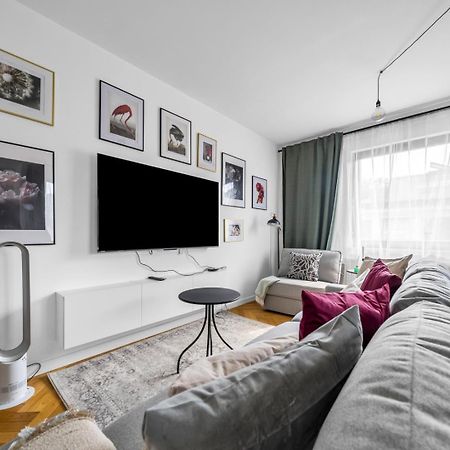 Skierniewicka Apt - Parking, Workspace, Balcony - By Rentujemy Warsawa Bagian luar foto