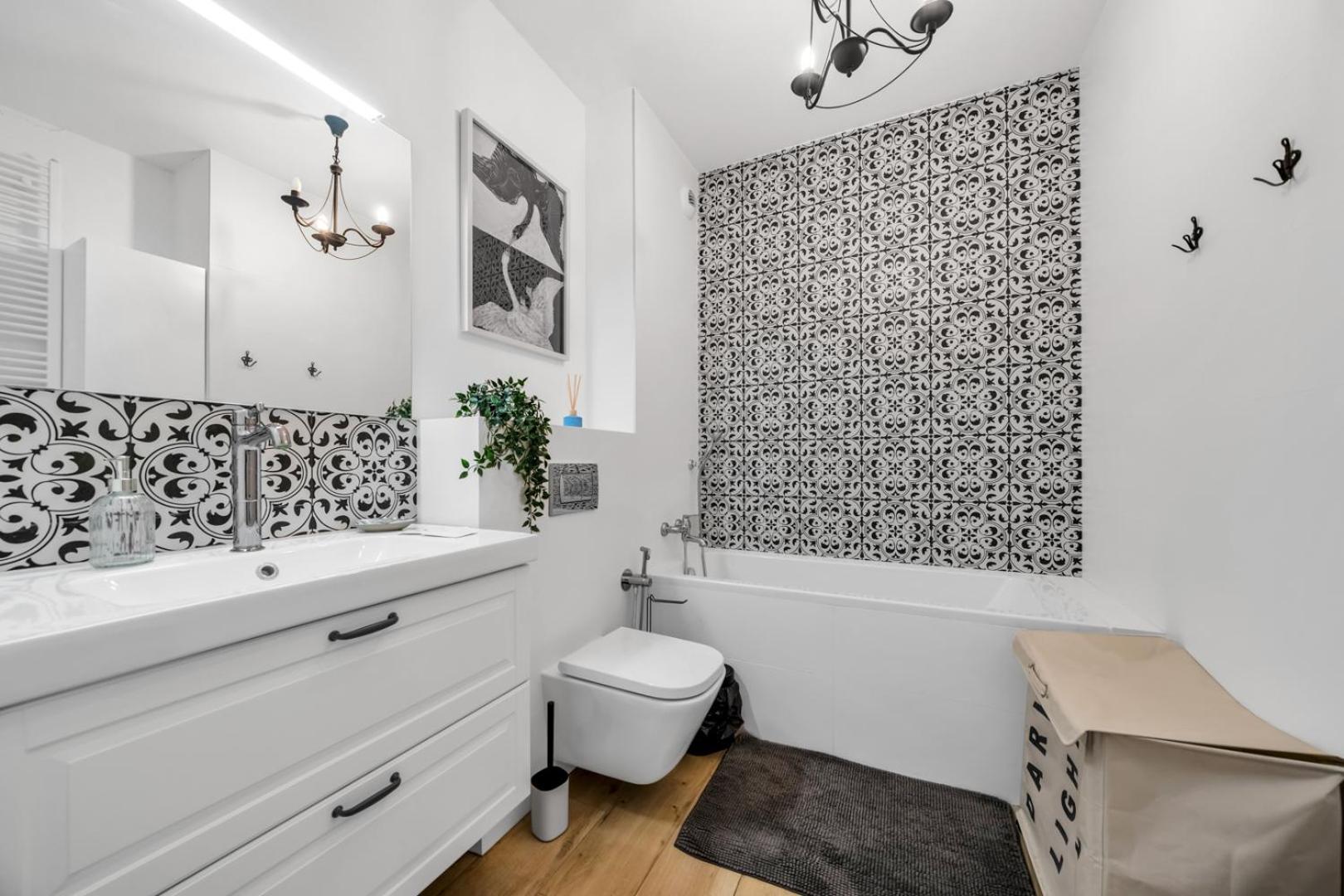 Skierniewicka Apt - Parking, Workspace, Balcony - By Rentujemy Warsawa Bagian luar foto