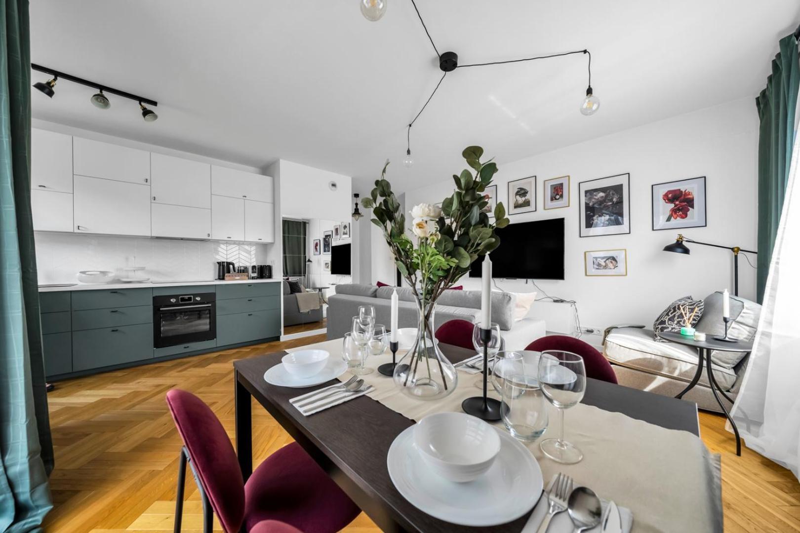 Skierniewicka Apt - Parking, Workspace, Balcony - By Rentujemy Warsawa Bagian luar foto